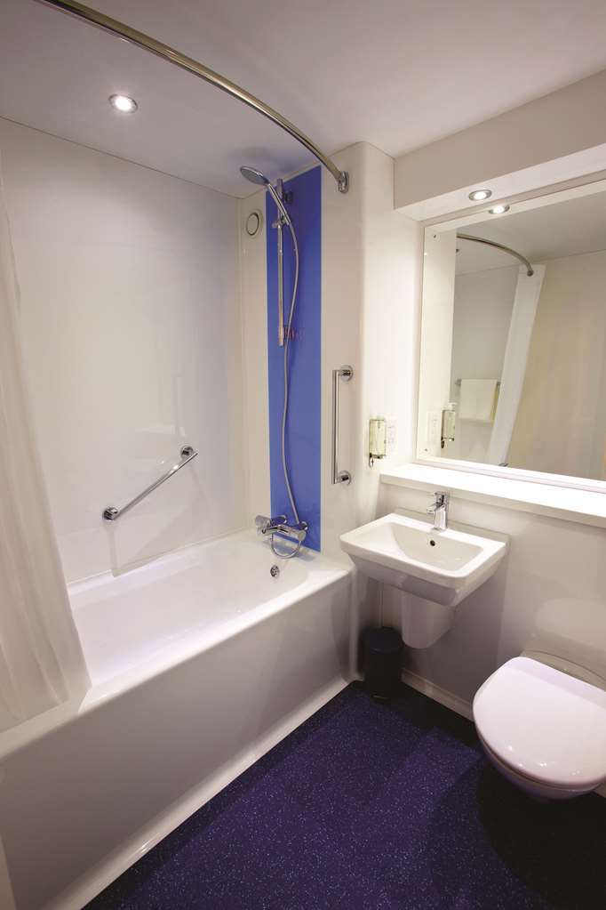 Travelodge London Wimbledon Morden Morden  Room photo